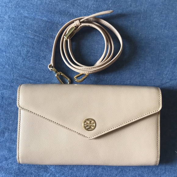 Tory Burch Wallet on Chain - Picture 1 of 15